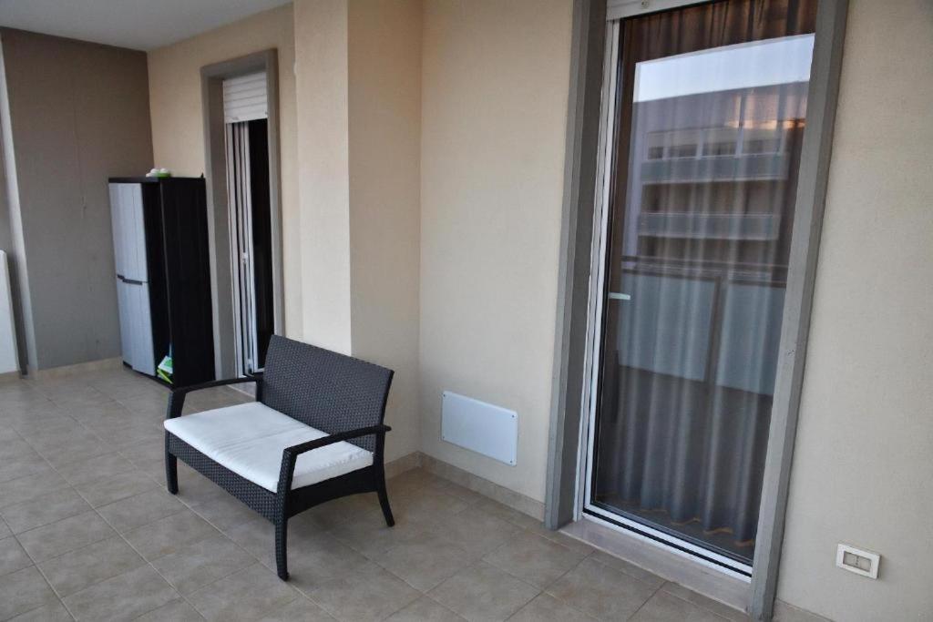 Karol Wojtyla Airport Bari Hotel Exterior foto